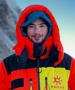 Who is the youngest Pakistani to summit Mount Everest? 3 youngest mountaineer of pakistan