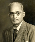 Who was the first governor of State Bank of Pakistan? 2 first governor of sbp