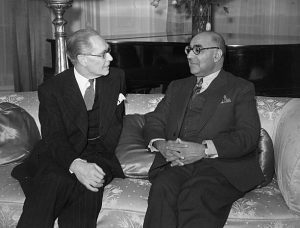 Who was the first prime minister of Pakistan to visit UK? 2 who was first pm of pakistan to visit uk