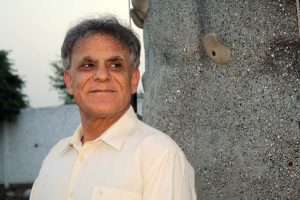 What is the name of first Pakistani man to climb Mount Everest? 3 Nazir Sabir - Pakistani mountaineer