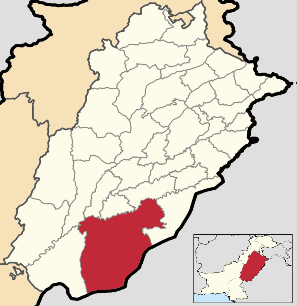 Which is the largest district of Punjab Pakistan by area? 2 largest district of punjab Pakistan by area