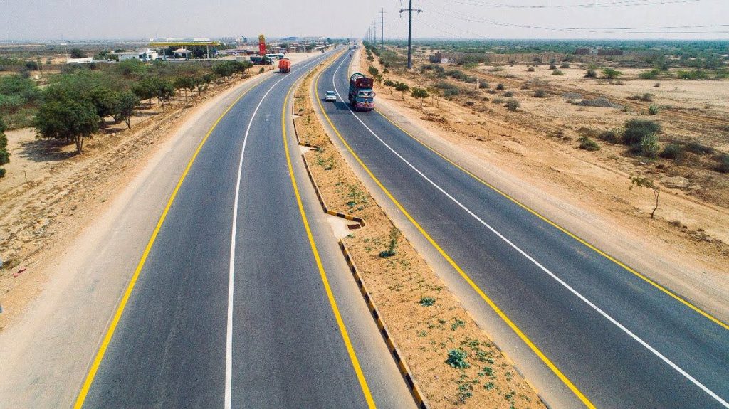 Which is the longest straight road in Pakistan? 2 Pakistan's longest road