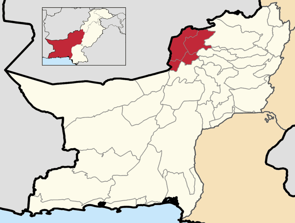 Which is the smallest division of Balochistan Pakistan by Area? 2 smallest division of Balochistan by area