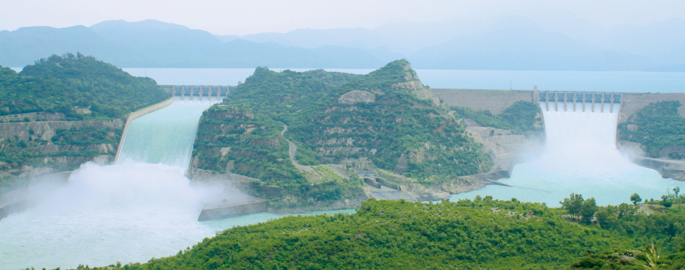 Which is the largest earth-filed dam in Pakistan? 3 Tarbela Dam