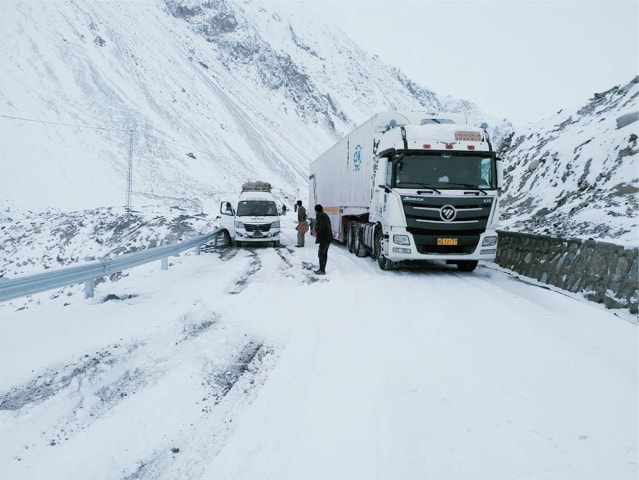 Where is the highest motorable pass in Pakistan? 2 pakistan highest motorable pass