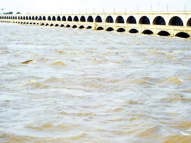 Which is the largest barrage in Pakistan? 2 Biggest Barrage of Pakistan