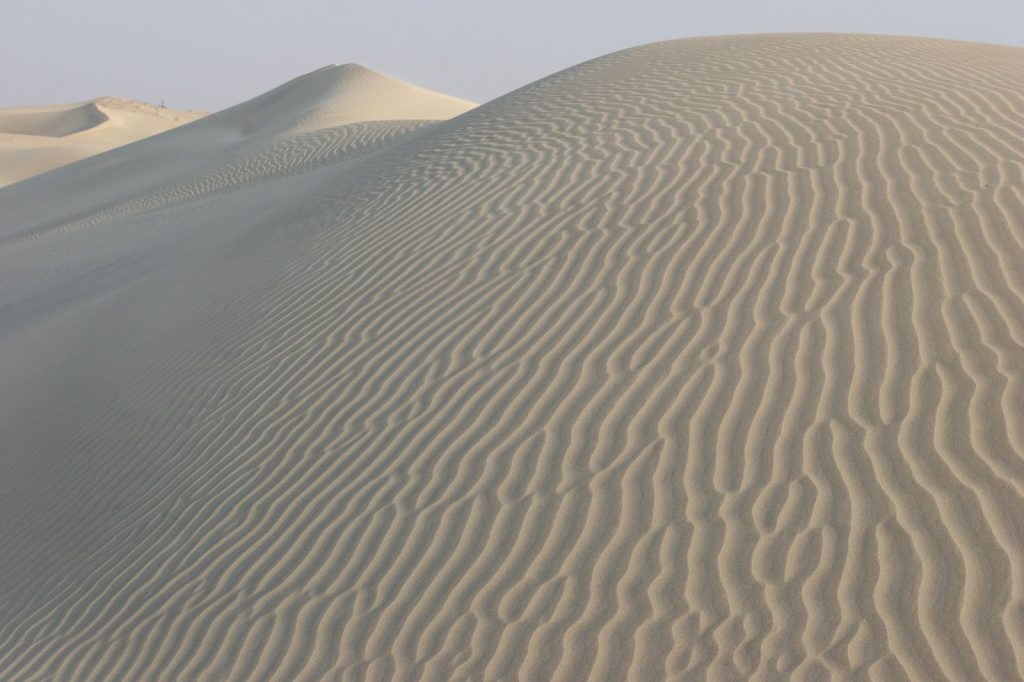 Where is white desert located in Pakistan? 2 White desert in Pakistan