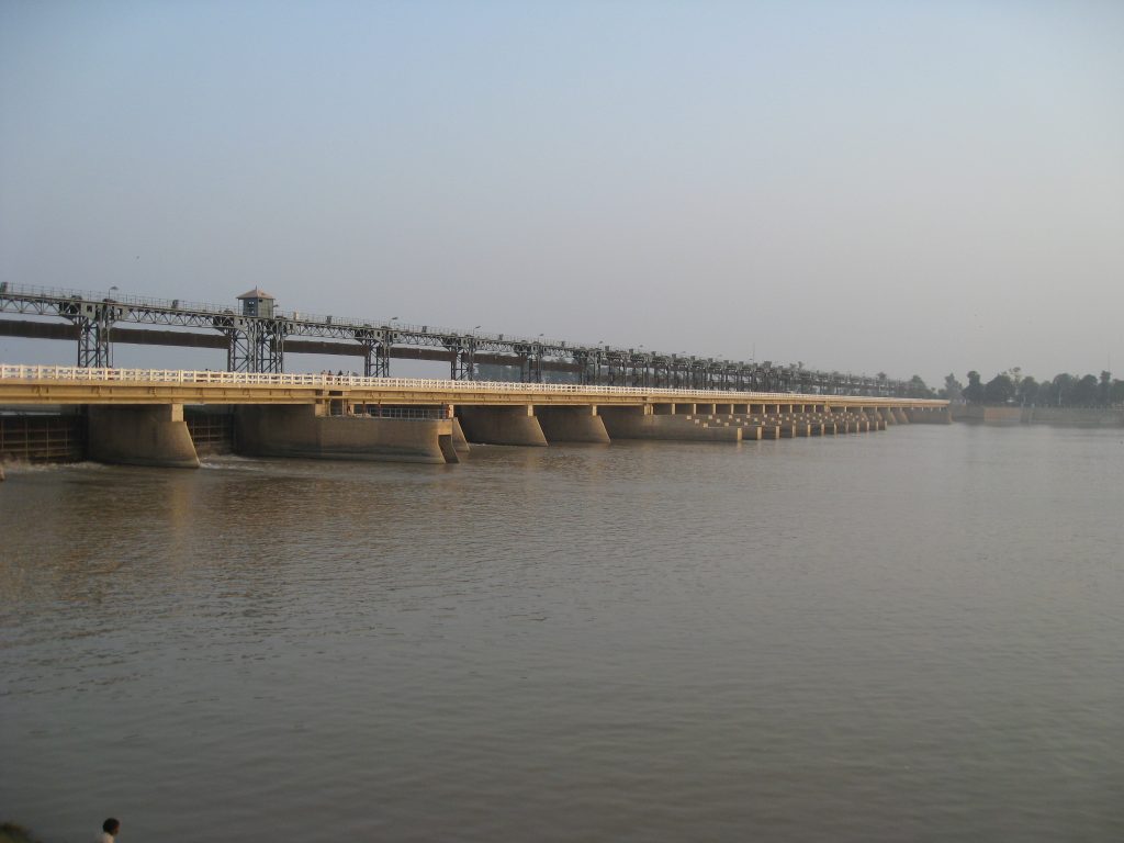 On which river is the Islam headworks? 2 Islam headworks