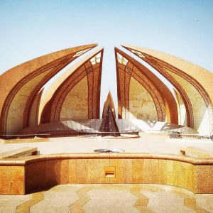 What is the national monument of Pakistan? 2 Pakistan Monument