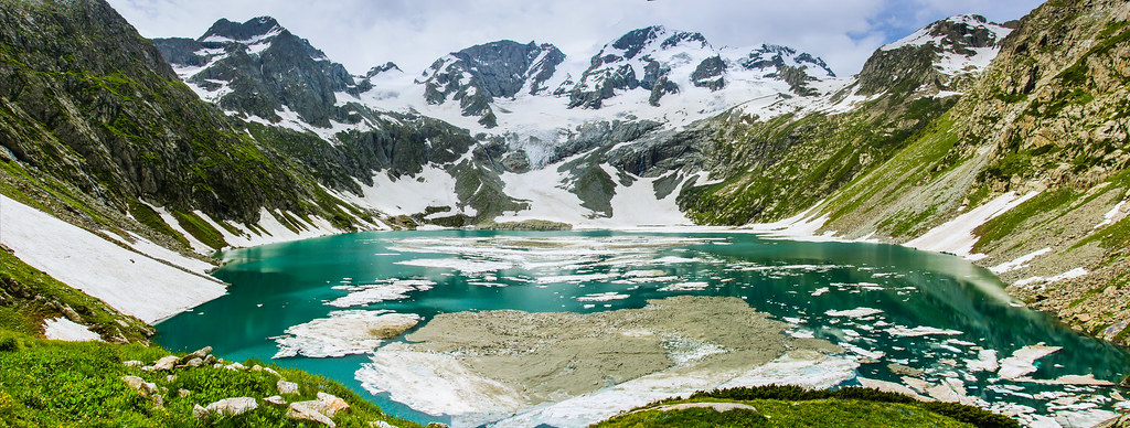 Where is Pari Lake located in Pakistan? 2 Pari Lake - Khapiro Lake